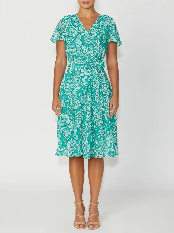 Sleeveless dresses for womenDelilah Floral Chiffon Dress