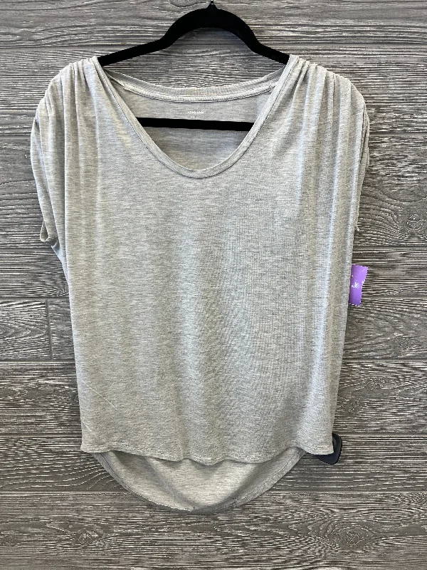 Tall women's topsTop Short Sleeve By Express In Grey, Size: Xs