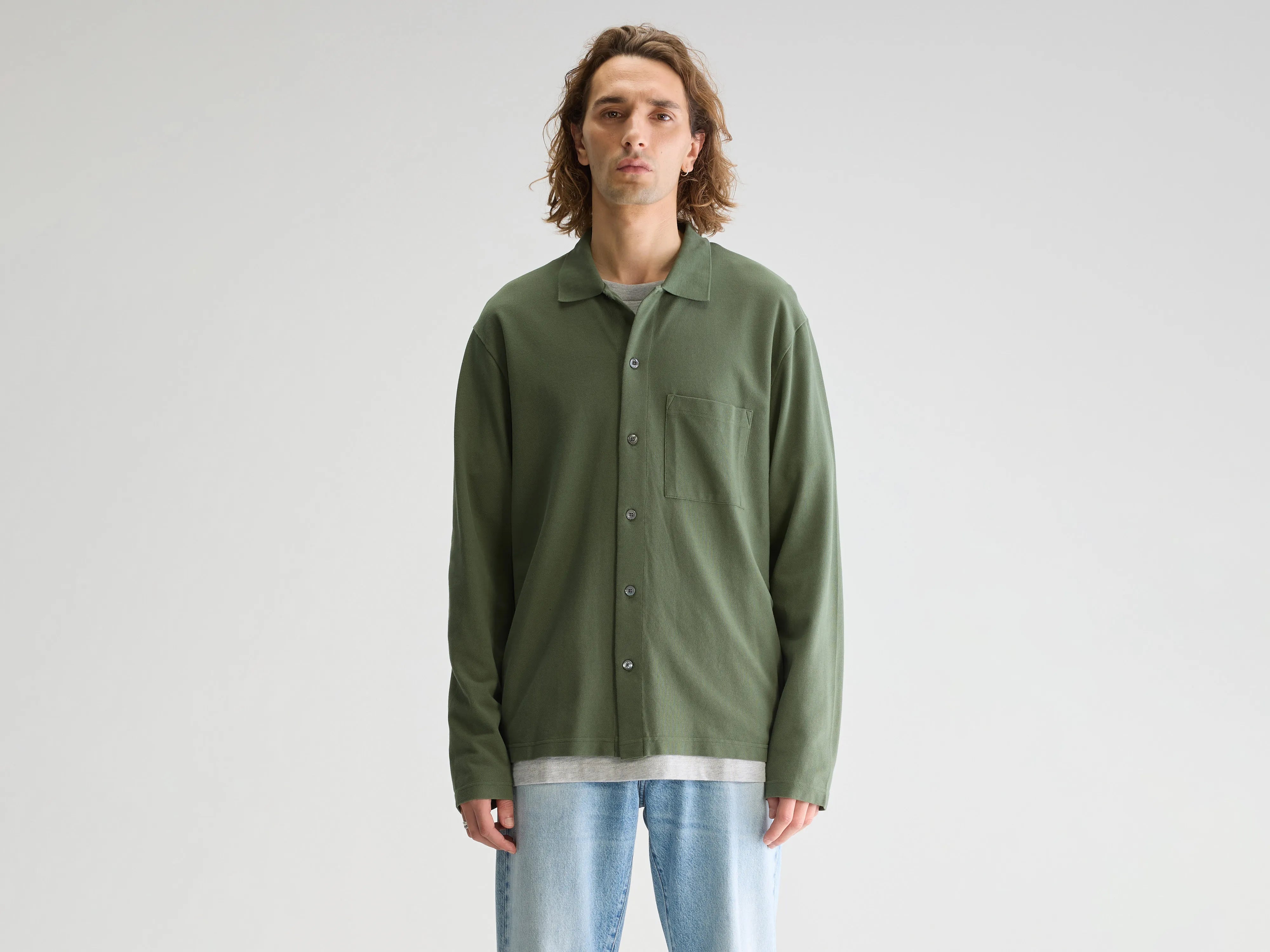short-sleeved shirts for men with a tailored, slimming fitVision long-sleeve polo (251 / M / THYME)