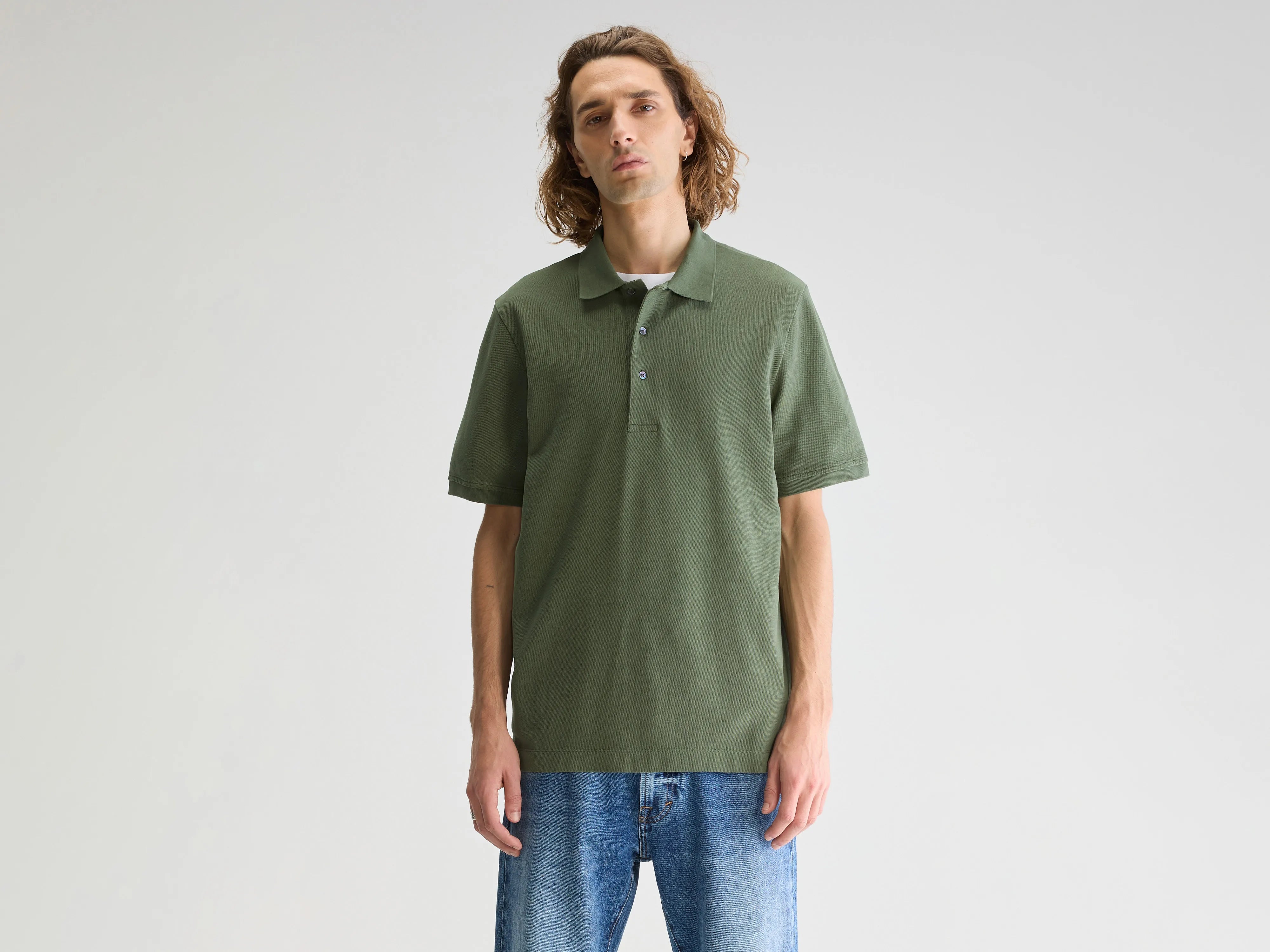 short-sleeved men's shirts paired with jeansVilon relaxed polo (251 / M / THYME)