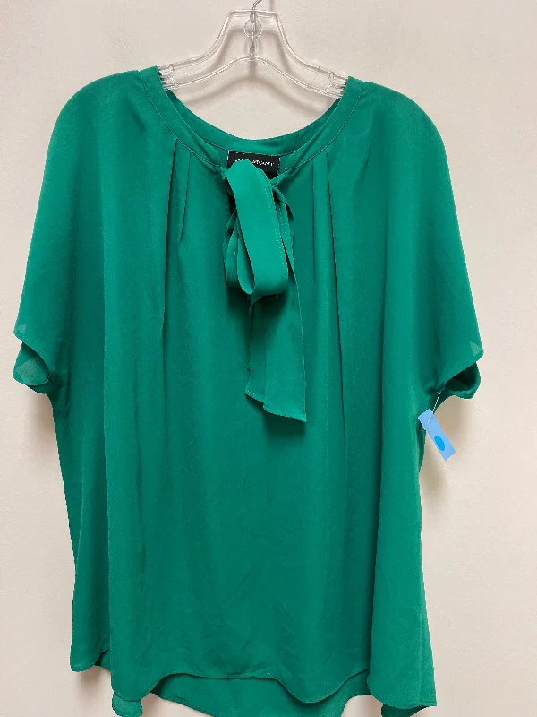 Sage green women's topsTop Short Sleeve By Lane Bryant In Green, Size: 1x