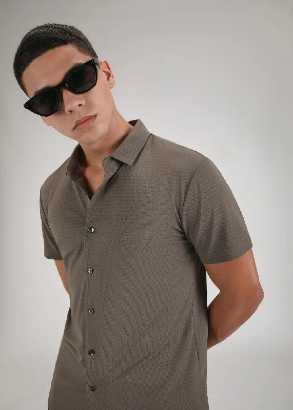 tops with pockets for menSelf Pattern Brown Stitchless Shirt