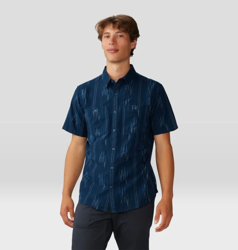 short-sleeved shirts for men that are suitable for all body typesMen's Grove Hide Out Short Sleeve Shirt - Hardwear Navy Ikat