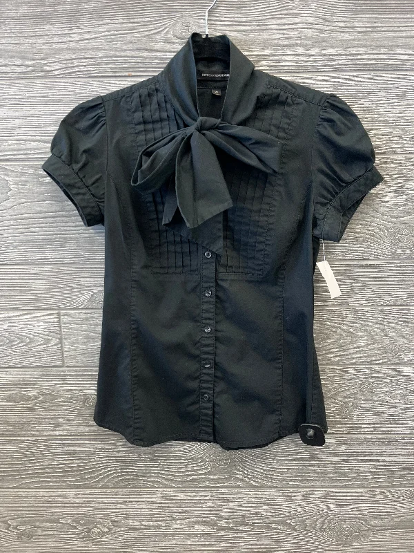 Layering women's topsTop Short Sleeve By Express Design Studio In Black, Size: Xs