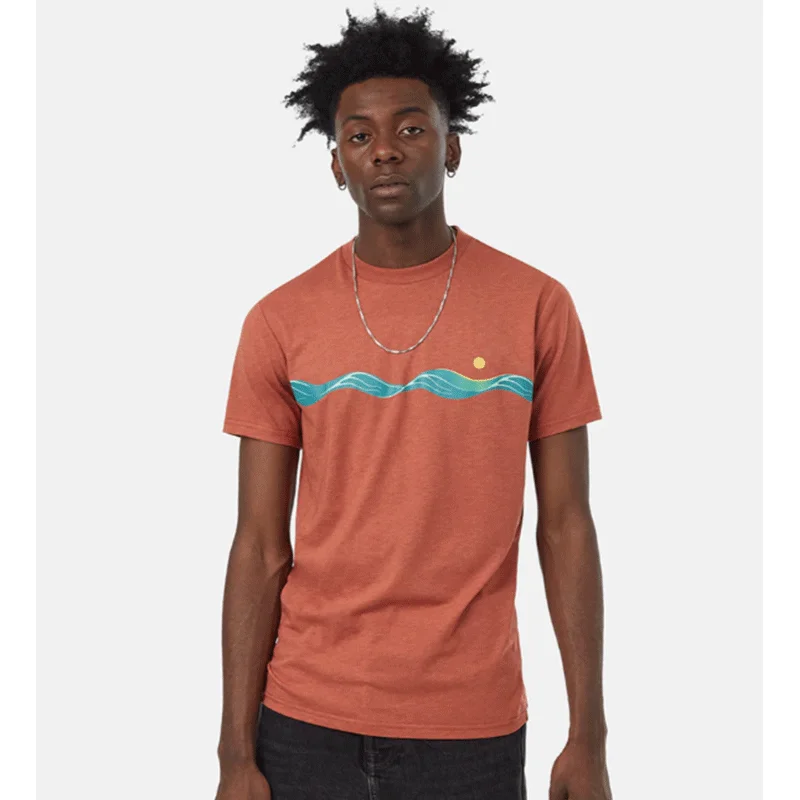 casual outfit ideas featuring short-sleeved shirts for menMen's Artist Waves T-Shirt