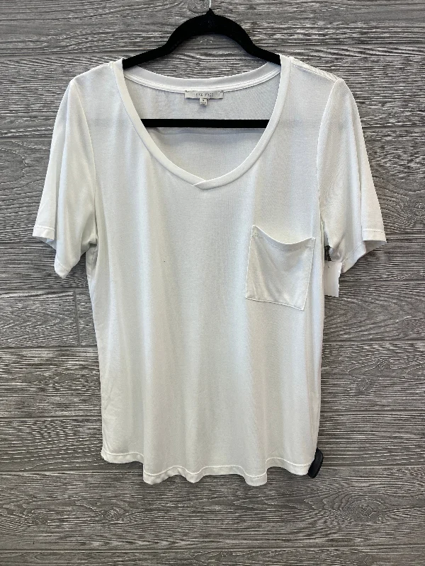 Floral print women's topsTop Short Sleeve By Love Tree In White, Size: S