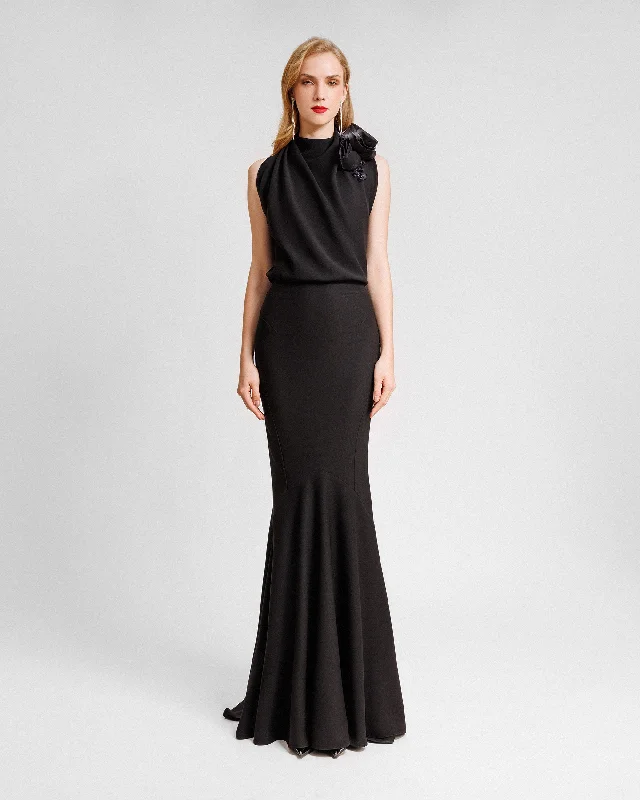 Glamour dresses for red carpet appearancesLong Crepe Dress With Floral Draping