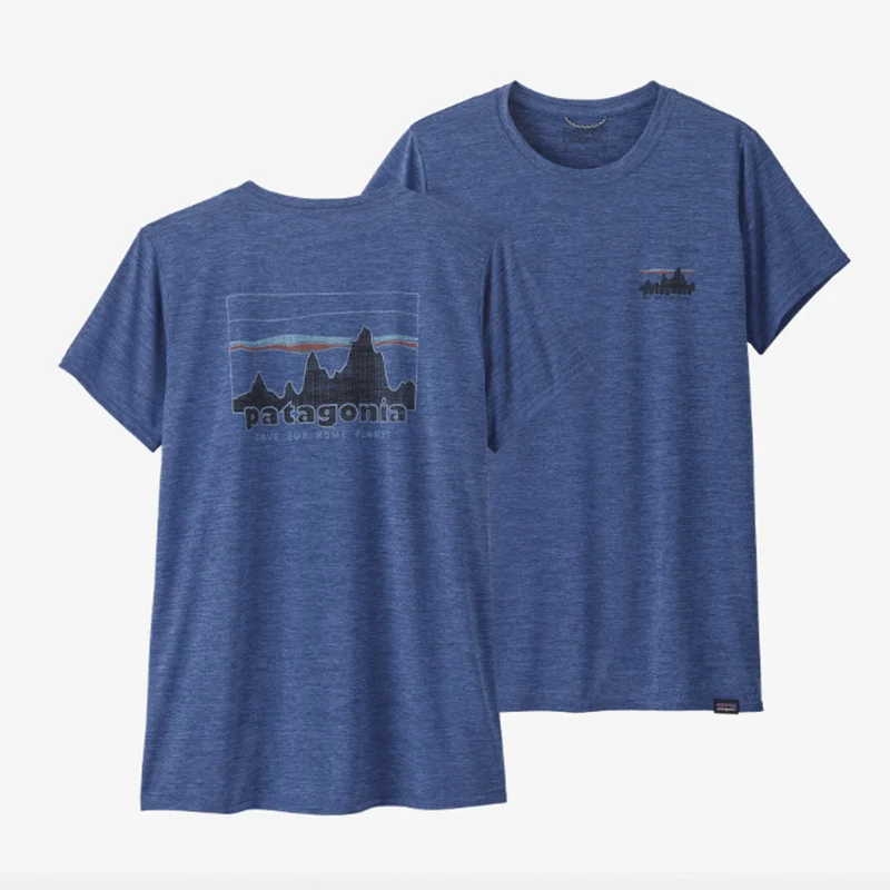 short-sleeved men's shirts paired with jeansWomen's Capilene Cool Daily Graphic Shirt