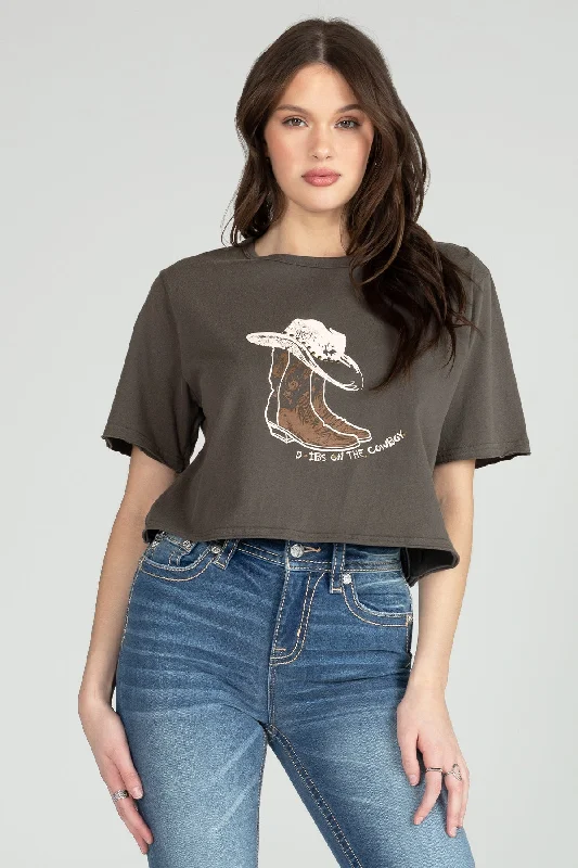 using a steamer on short-sleeved shirts for menWomen's Dibs On The Cowboy Crop Tee