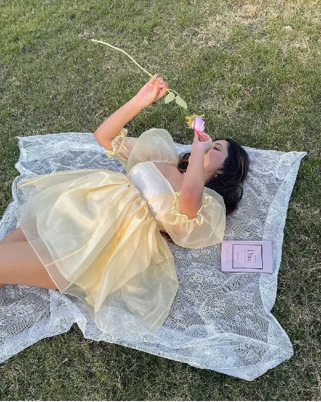 Elegant women's dressesLight Yellow Mini Tulle Dresses Square Neck Puff Sleeve Women Summer Pretty Princess Dress Robes De Soirée