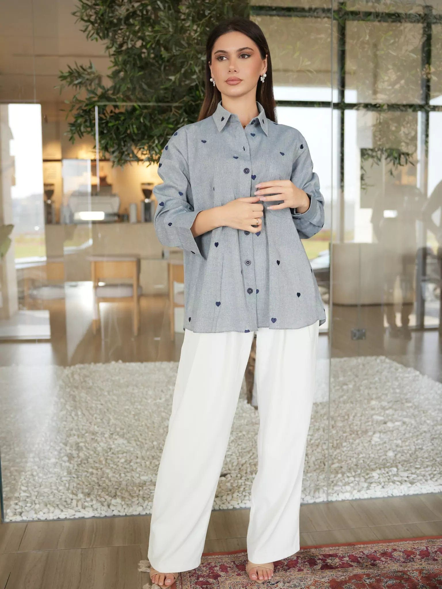 Athletic women's topsHearty Buttondown Shirt