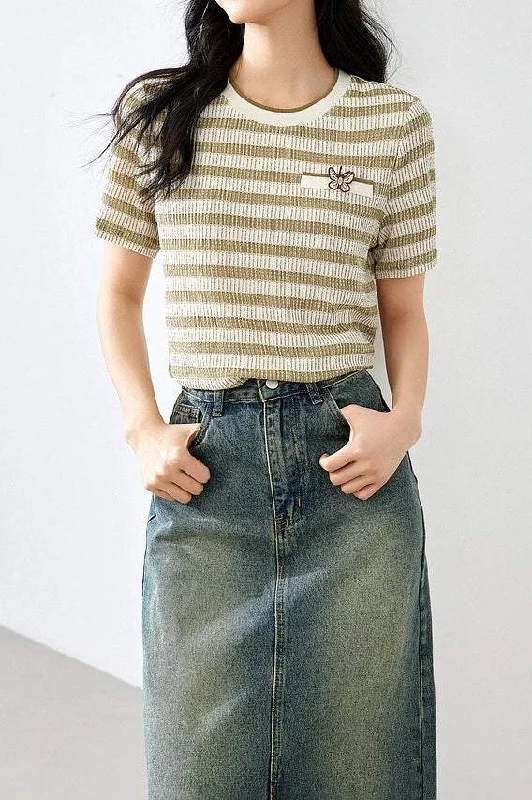 Asymmetric women's topsRound Neck Butterfly Embroidered Decor Striped T-Shirt