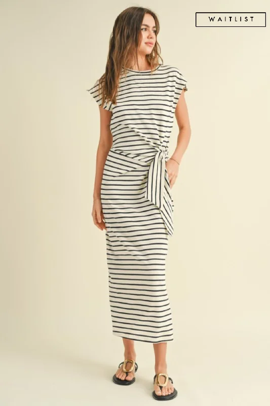 Winter dresses for cold weatherWaitlist 4/20 ♥ Avril Short Sleeve Knot Stripe Print Midi Dress White