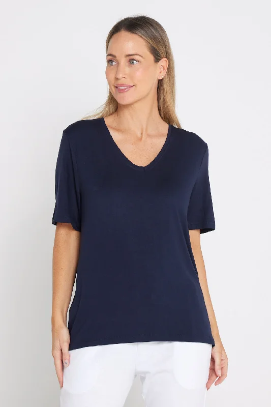 Wrinkle-resistant women's topsLexi V Neck Tee - Navy