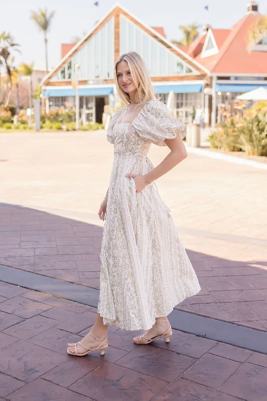 Corduroy dresses for womenJess Short Puff Sleeve Floral Print Midi Dress Peach