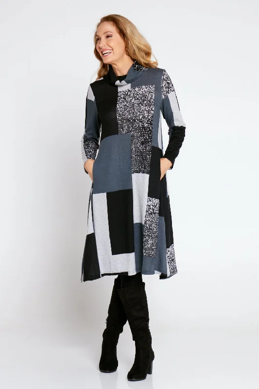 Running women's topsAstrid Tunic Dress - Charcoal Geo Patch