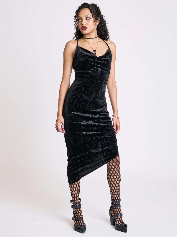 Transitional dresses for in-between seasonsEmbossed Velvet Cocktail Dress