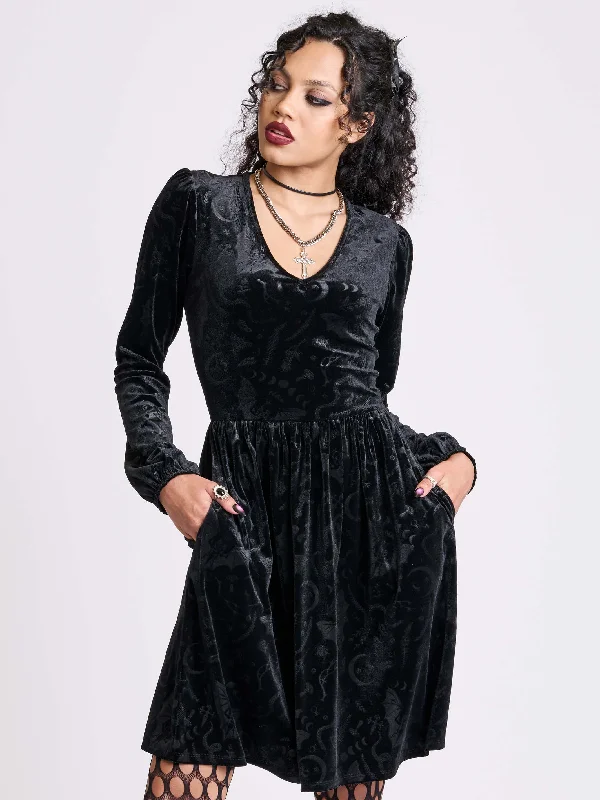 Summer dresses for hot weatherEmbossed velvet dress